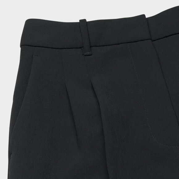 Aritzia Black Effortless Pant - in Crepette - Picture 3 of 6